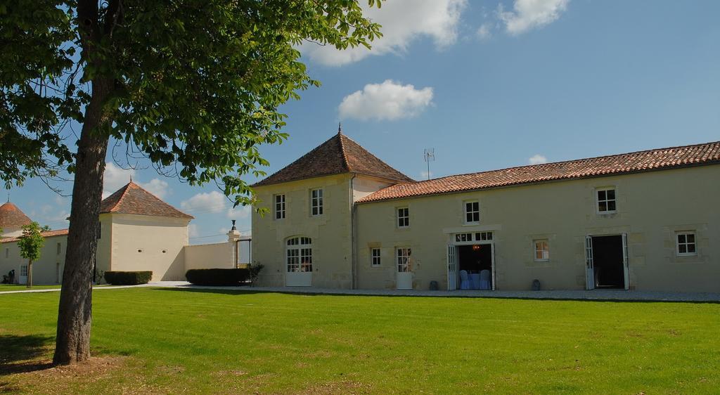 Hotel Le Logis du Péré Saint-Coutant-le-Grand Exterior foto